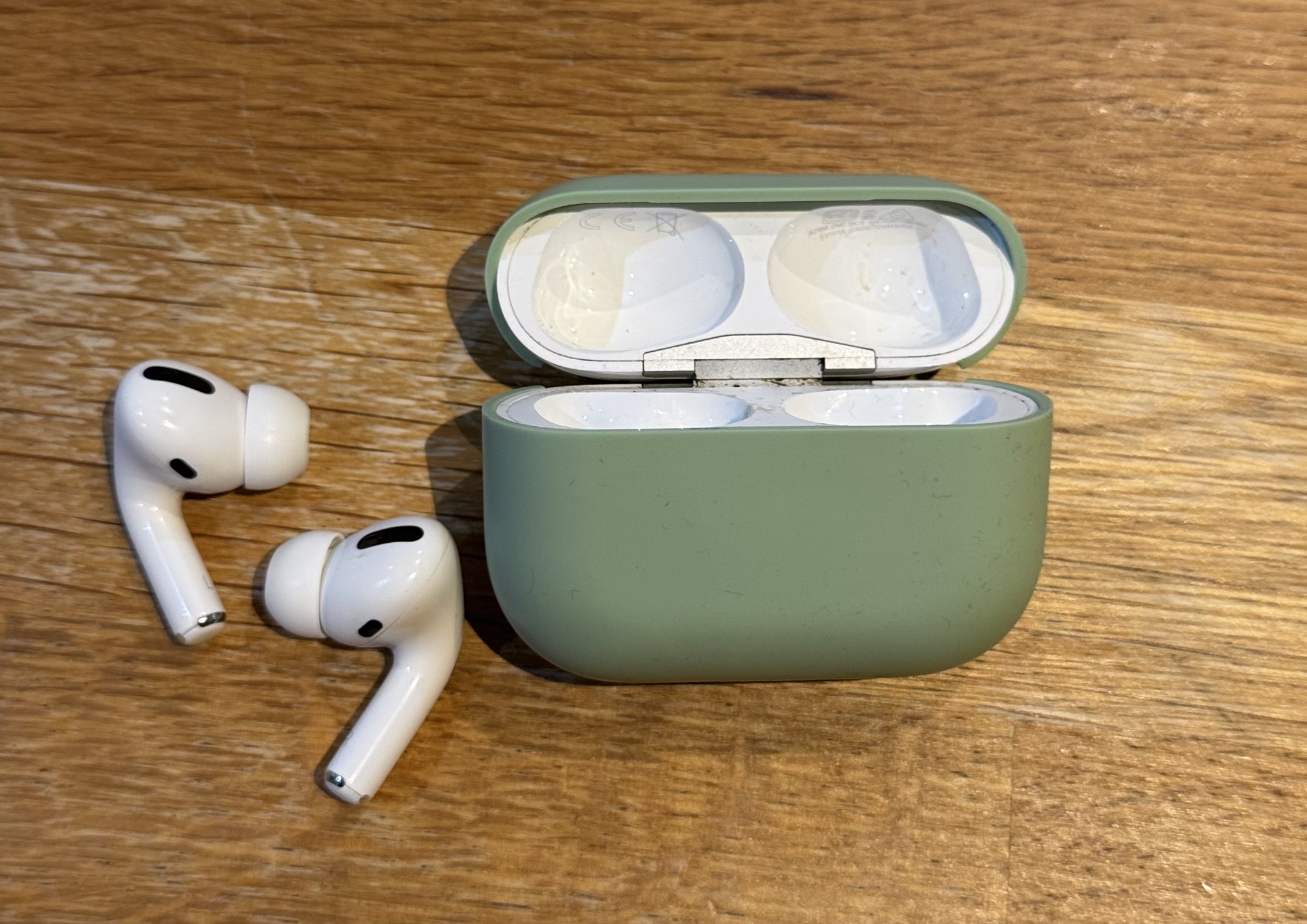 Apple AirPods with noise cancellation